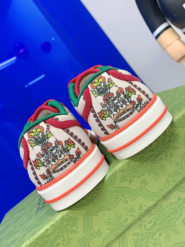 グッチ靴全体デザイン